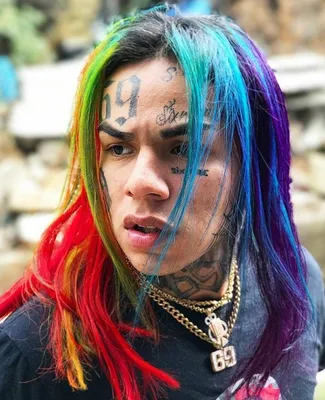 TEKASHI 69 on Instagram: “RACKS TO BRAKE  BACKS🌈🔥🔥👑‼️⭐️🚨🚨⁉️⁉️💵👀👀🚨✔️ #tekashi69 #6ix9ine #scumgang  #danielhernande… | Photo music video, Rapper, Rap artists