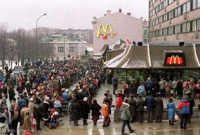 Что мы одевали в 90-е и почему сегодня за это стыдно | История России | Дзен