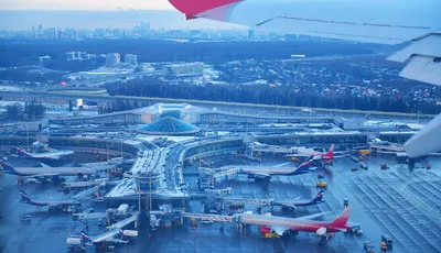 Москва, Россия - 26 июня 2019 год Международный аэропорт Шереметьево, новый  терминал В Редакционное Фото - изображение насчитывающей вход, напольно:  157333126