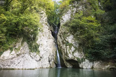 Туристам запретят купаться в районе Агурских водопадов Сочи - KP.RU