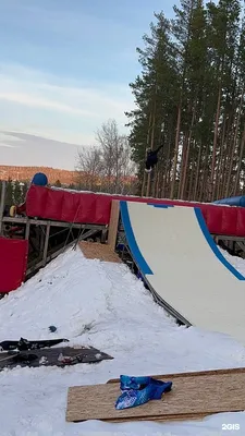 Покорить вершину:в горнолыжном комплексе «Ак Йорт» прошел Кубок Сергея  Семака по сноуборду в дисциплине Big Air | Sobaka.ru