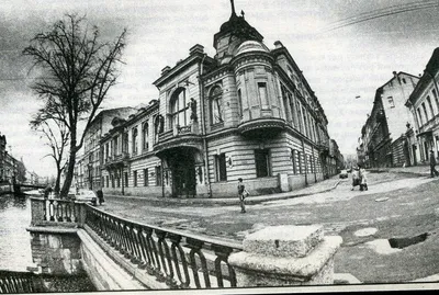 Группа зрителей еврейского театра ШАЛОМ /Shalom Moscow Jewish Theatre/ -  Доброе утро, дорогие друзья! Представляем артистов комедийного спектакля  «Семь раз отмерь» - звезда сериала «Маргоша» на телеканале СТС Мария  Берсенева; - актер