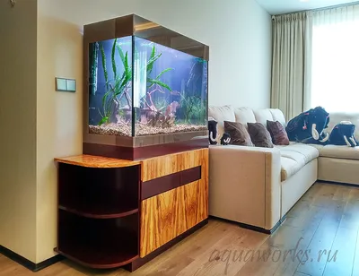Индивидуальный дизайн для любого интерьера: аквариум в гостиной с тумбой из  натурального дерева. Портфолио AquaWorks.ru