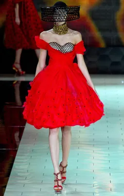 Лучшие фото Alexander McQueen платьев