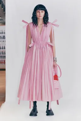 Alexander McQueen платья: фотографии в HD качестве