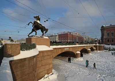 File:Аничков мост в Санкт-Петербурге 2H1A3089WI.jpg - Wikimedia Commons