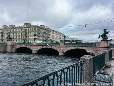 Аничков мост. Санкт - Петербург. Монтаж одной из секций чугунного литья на  открылке моста : фотография | Президентская библиотека имени Б.Н. Ельцина