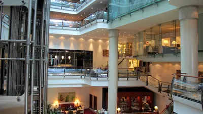 File:Interior of Ararat Park Hyatt Moscow 005.JPG - Wikipedia