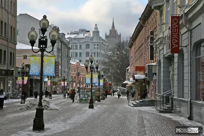 Когда приезжаю в Москву, то иду обязательно гулять по Старому Арбату. На  Новый год там особенно красиво. | СОЛНЕЧНЫЙ ДНЕВНИК МАРТЫ | Дзен