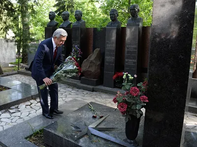 Файл:Москва, Армянское кладбище, могила писателя А.П. Платонова.JPG —  Википедия