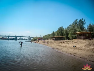 В Астрахани официально открылся первый пляж на Городском острове | АРБУЗ