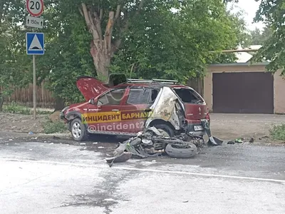 В Барнауле три человека пострадали в массовой аварии на Павловском тракте -  Толк 06.09.2022