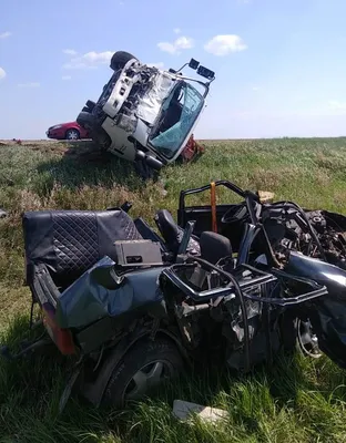 На трассе Омск-Одесское водитель врезался в перевёрнутый «Камаз» |  23.06.2021 | Омск - БезФормата