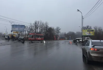 Авария с участием двух автобусов и «иномарки» произошла в Хабаровске -  Новости Хабаровска и края, 21.06.2023 - ГТРК Дальневосточная