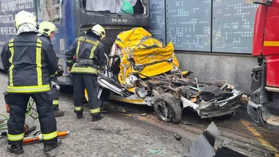 Появились подробности жесткого ДТП с Mercedes в центре Москвы: жуткие видео  с места аварии на Тверской улице, что известно о водителе Mercedes - 15  сентября 2023 - msk1.ru