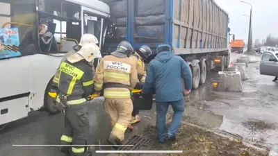 В массовом ДТП в Тольятти пострадали три человека