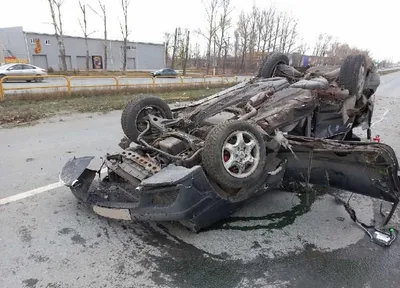 В Тольятти в ДТП пострадала пассажирка опрокинувшегося автомобиля Mercedes  - Волга Ньюс