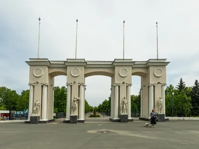 В Авиастроительном районе Казани горит фасад строящейся многоэтажки