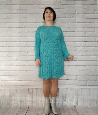 Изображение ажурного платья с каблуками на высоком каблуке