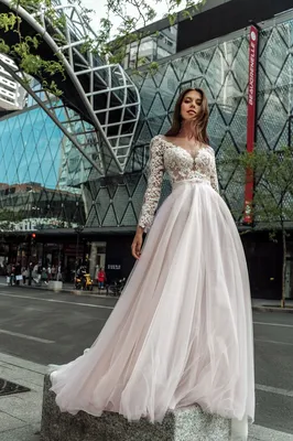 Фотография свадебного платья с изысканным ажуром