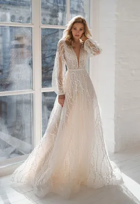 Нежное свадебное платье с ажуром на фото