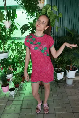 Фото ажурных платьев: изящество на каждом шагу 
