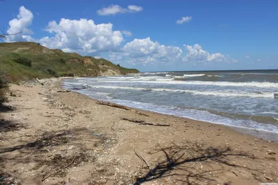 Остров Черепаха — искусственный остров на Азовском море, расположенный на 2  км южнее гавани Таганрога. Первый в России морской форт на… | Instagram