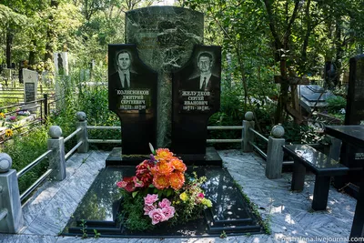 Файл:Boris Kashunin grave - 6520.JPG — Википедия