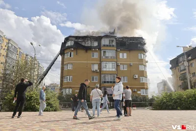 Появились фото с места крупного пожара в ЖК «Бейкер Стрит» в Дзержинском  районе Волгограда - 12 сентября 2023 - v1.ru