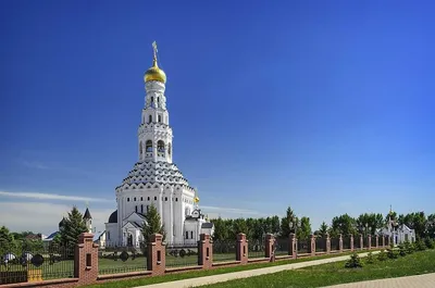 Памятник Челнокам в Белгороде | Описание и фото