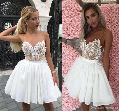 Белые короткие платья: фото с различными деталями