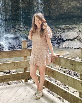 Белые кружевные платья для фотосессий на природе