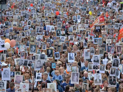 120 тысяч жителей Челябинска встали в строй Бессмертного полка. Фото, видео