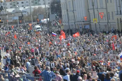 Бессмертный полк 9 мая 2022 в Екатеринбурге - KP.RU