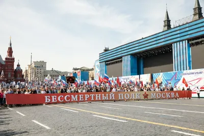 Бессмертный полк» в Москве. Фотографии. На ежегодную акцию памяти вышло 700  тысяч человек — Новая газета