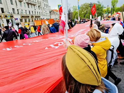 Более 1 млн человек участвуют в акции \"Бессмертный полк\" в Москве