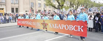 Хабаровск Православный | Глава Приамурской митрополии принял участие в  шествии «Бессмертного полка»