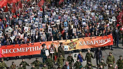 Михаил Дегтярев прошёл в «Бессмертном полку» с портретом своего деда |  09.05.2022 | Хабаровск - БезФормата