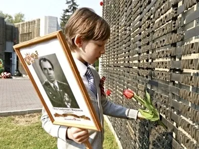 На проведение онлайн-шествия «Бессмертный полк» в Новосибирске потратят 447  тысяч рублей - Новости Новосибирска - om1.ru