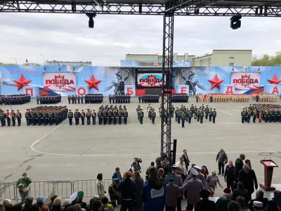 В освобожденном Херсоне прошел «Бессмертный полк» с возложением цветов у  Вечного огня