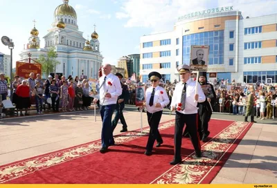 Парад, «Бессмертный полк», авиашоу и многое другое. Как вартовчане  встречают День Победы