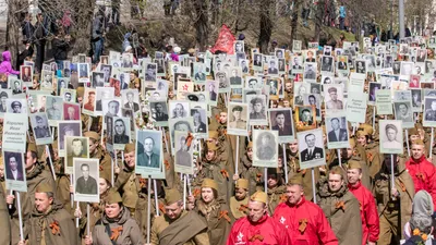 Более 9 тысяч жителей Северска прошли в колонне \"Бессмертного полка\" - МК  Томск