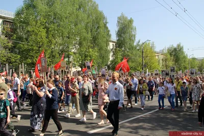 Тысячи томичей приняли участие в шествии \"Бессмертного полка\" - МК Томск
