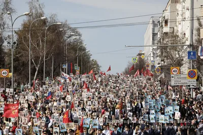 Более 75 тысяч человек приняли участие во Всероссийской акции «Бессмертный  полк» в Ульяновске / Ульяновская область : Губернатор и Правительство /  Сообщения пресс-службы