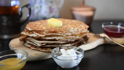 Рецепты блинов на Масленицу: самые вкусные и простые рецепты как печь