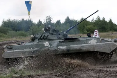 The Russian Army Is Time-Traveling Back To 1966 As It Reequips With  Hundreds Of Old BMP-1 Fighting Vehicles