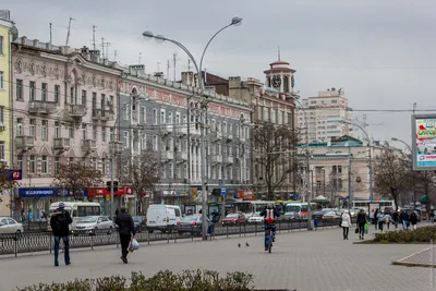 Ростов-на-Дону: улица Большая Садовая и Пушкинская.