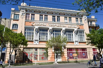 File:Г.Ростов-на-Дону, ул.Б.Садовая (Энгельса), 49.JPG - Wikipedia