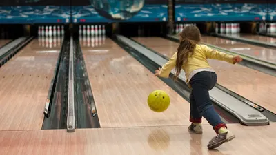 5 top bowling alleys in Riyadh: where to bowl a strike