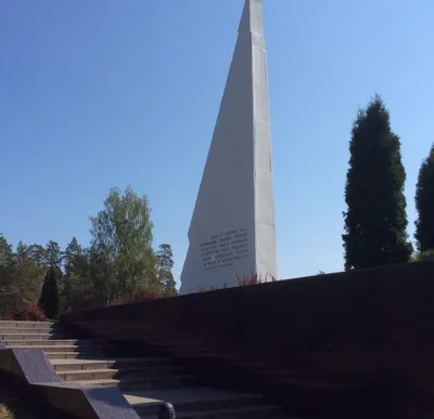 Посетители брянского Мемориального комплекса «Партизанская поляна» снова  могут свободно вести видео- и фотосъемку | РИА «Стрела»